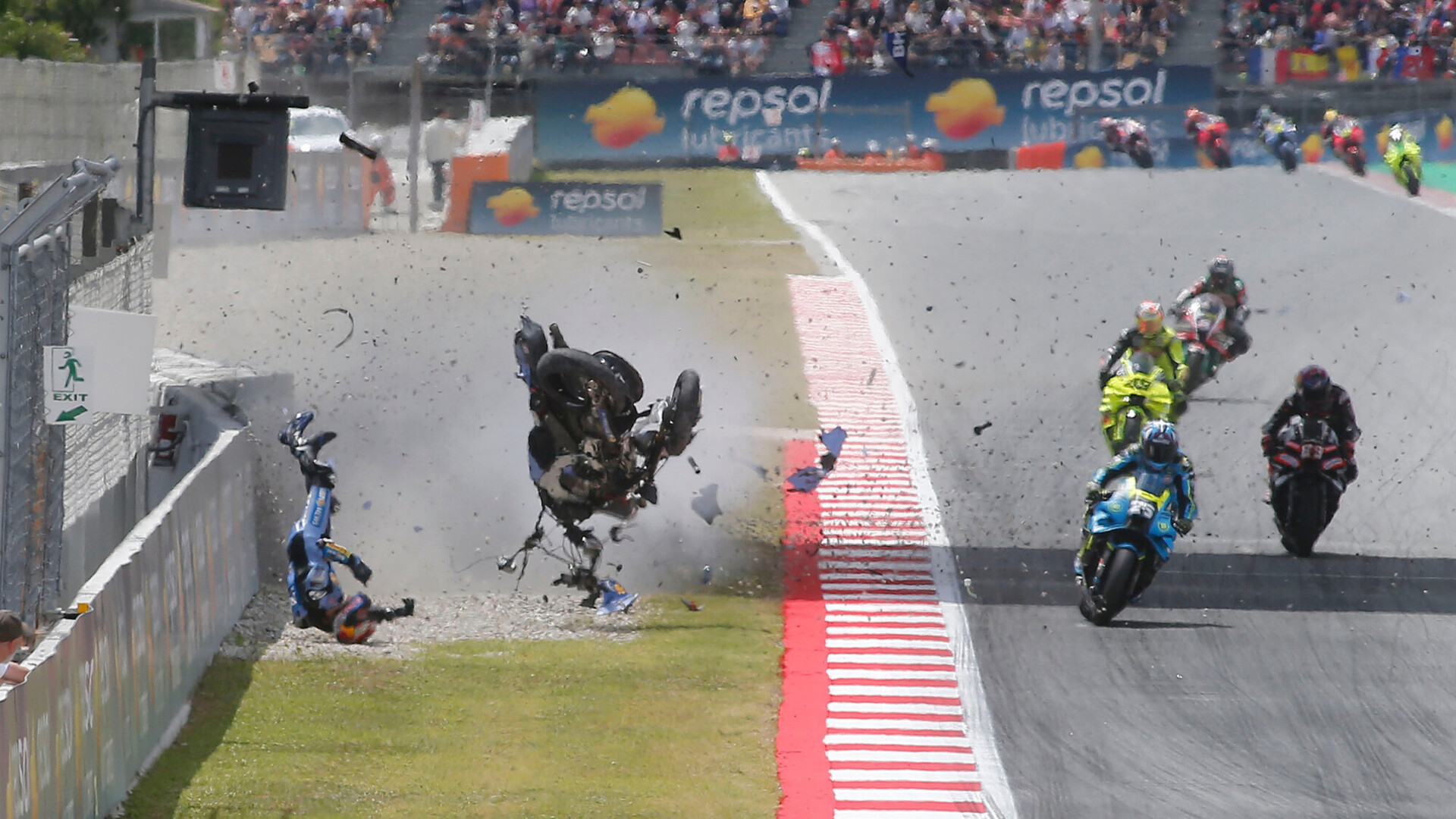 Вице‑чемпион MotoGP Алекс Маркес получил переломы в аварии, неделю назад в гонке травмировался его брат Вице‑чемпион MotoGP Алекс Маркес получил переломы в аварии, неделю назад в гонке травмировался его брат