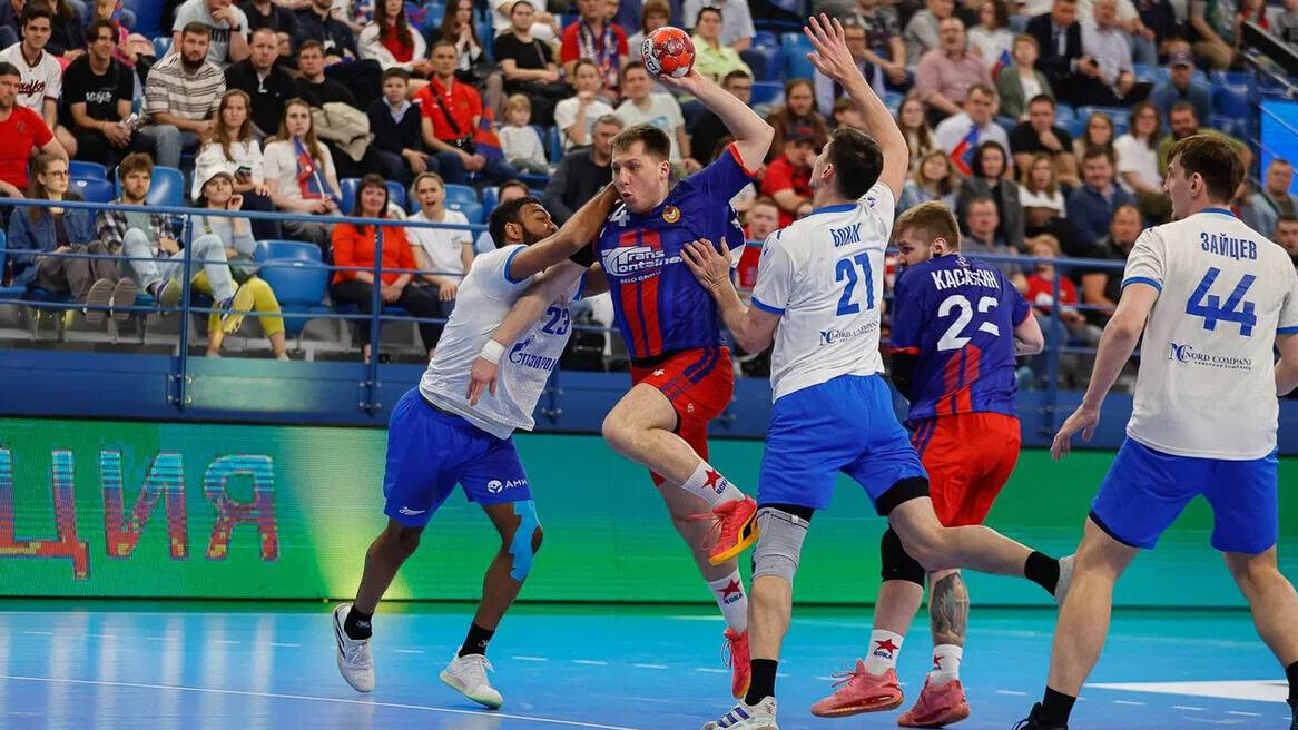 ЦСКА обыграл «Зенит» и сравнял счет в финале чемпионата России по гандболу ЦСКА обыграл «Зенит» и сравнял счет в финале чемпионата России по гандболу