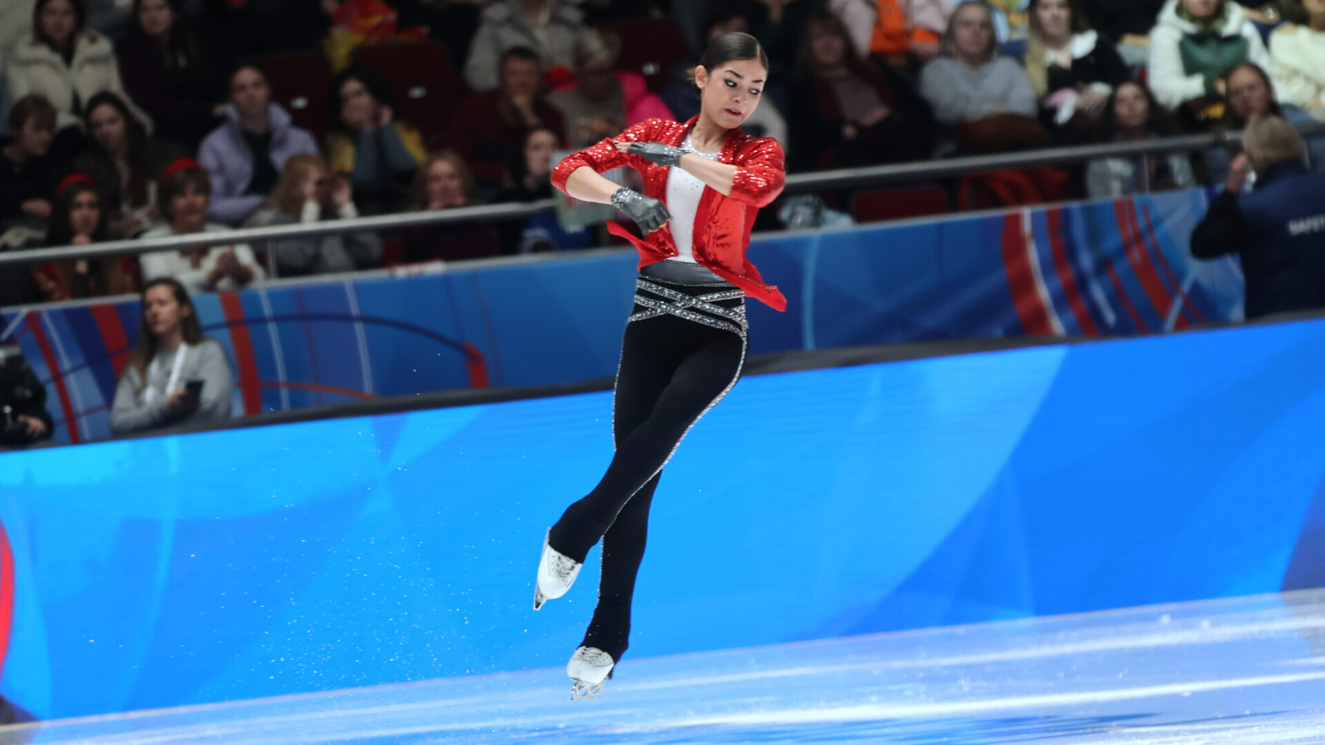 Петросян играючи взяла золото чемпионата России. И довела до слез саму Тутберидзе Петросян играючи взяла золото чемпионата России. И довела до слез саму Тутберидзе