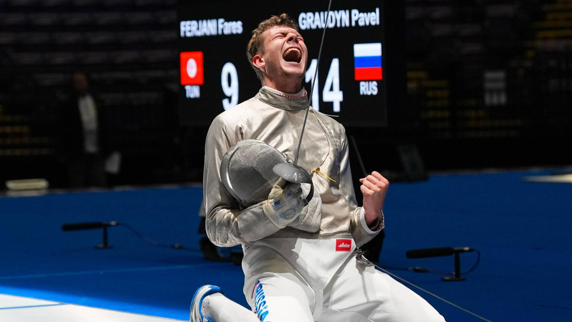19-летний парень принес России золото чемпионата мира! И отпраздновал с флагом