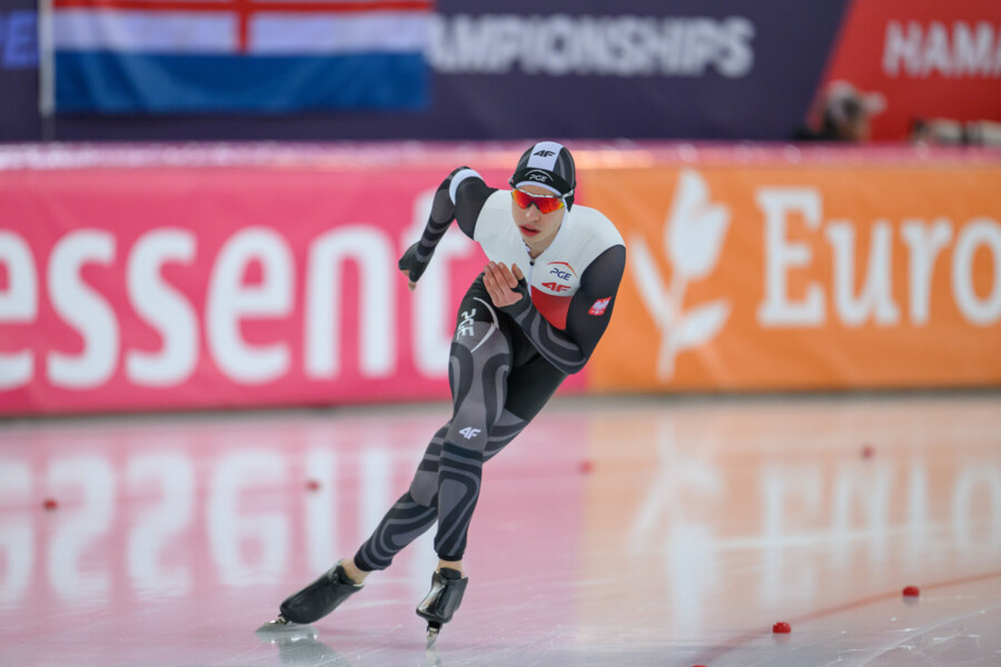 Предавший Россию чемпион в экстазе от паспорта Польши. Даже гимн выучил! Предавший Россию чемпион в экстазе от паспорта Польши. Даже гимн выучил!