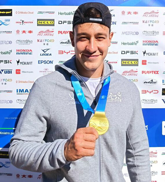 Сумасшедшая победа россиянина на чемпионате мира! Захар порвал олимпийского чемпиона Сумасшедшая победа россиянина на чемпионате мира! Захар порвал олимпийского чемпиона