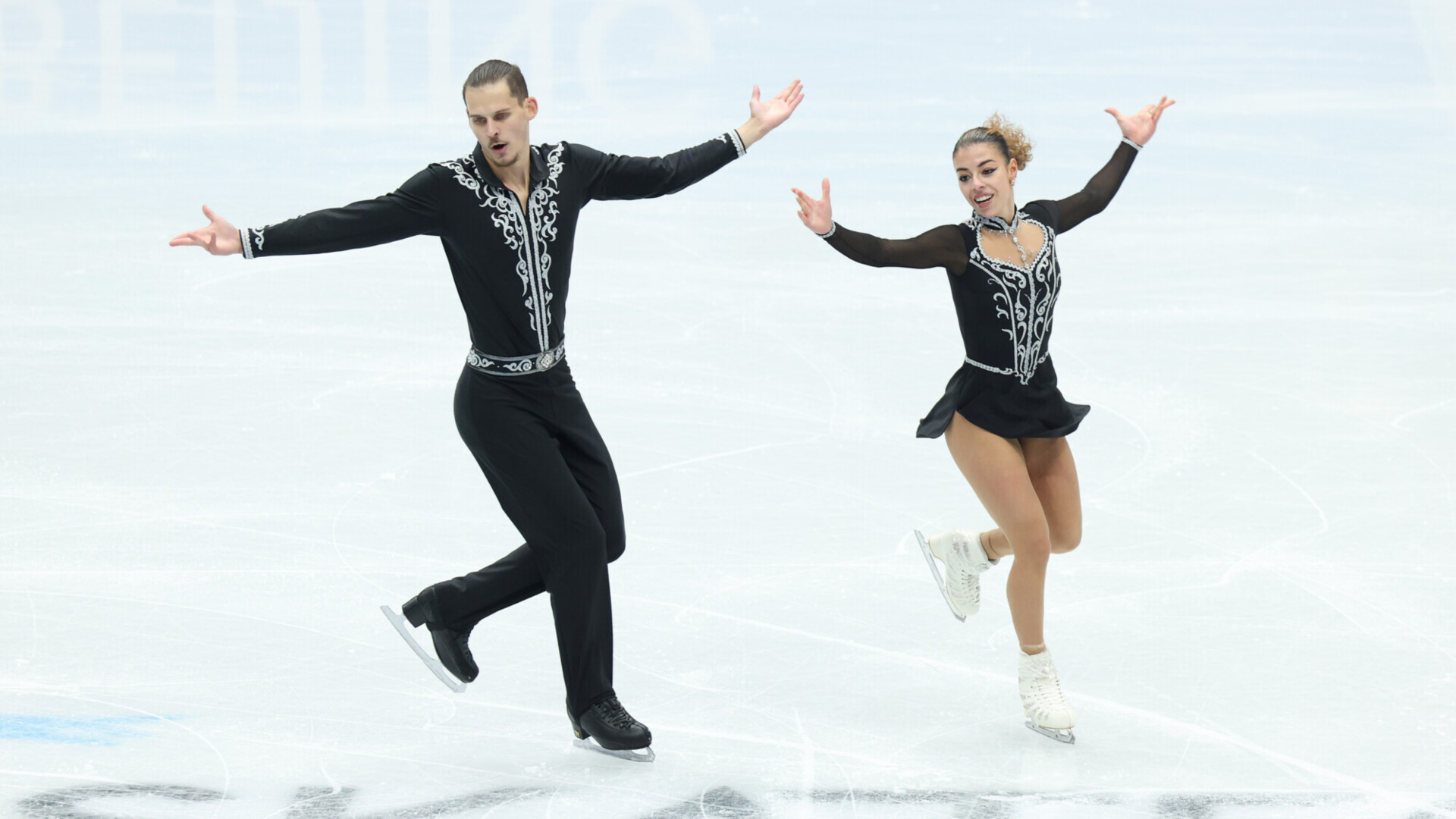 Русские фигуристы обломали украинцев на олимпийском отборе. Гордится вся страна! Русские фигуристы обломали украинцев на олимпийском отборе. Гордится вся страна!