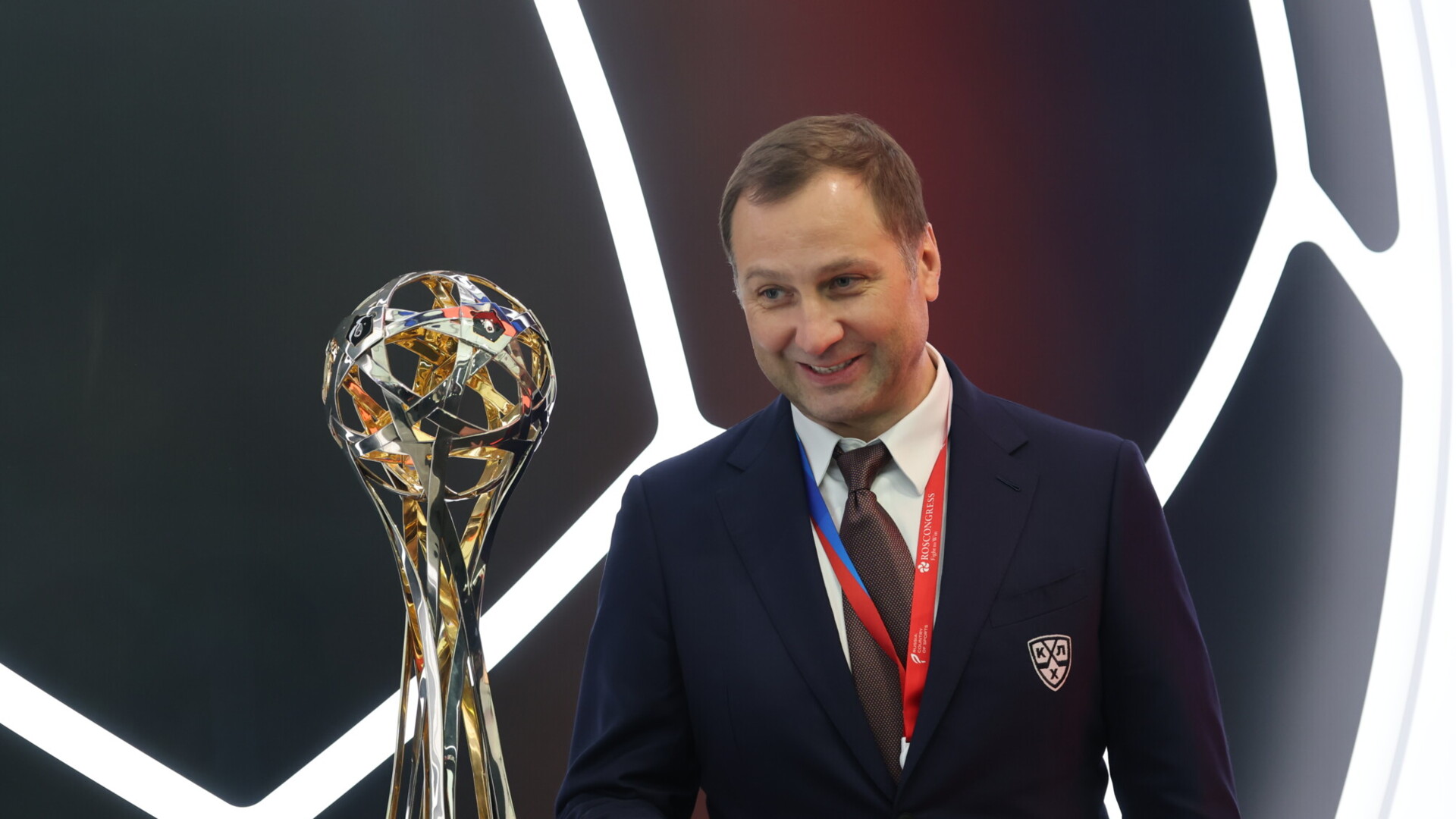 Морозов о 900 голах Овечкина в НХЛ: «Наша легенда! Будет дольше играть — отметим тысячу заброшенных шайб» Морозов о 900 голах Овечкина в НХЛ: «Наша легенда! Будет дольше играть — отметим тысячу заброшенных шайб»