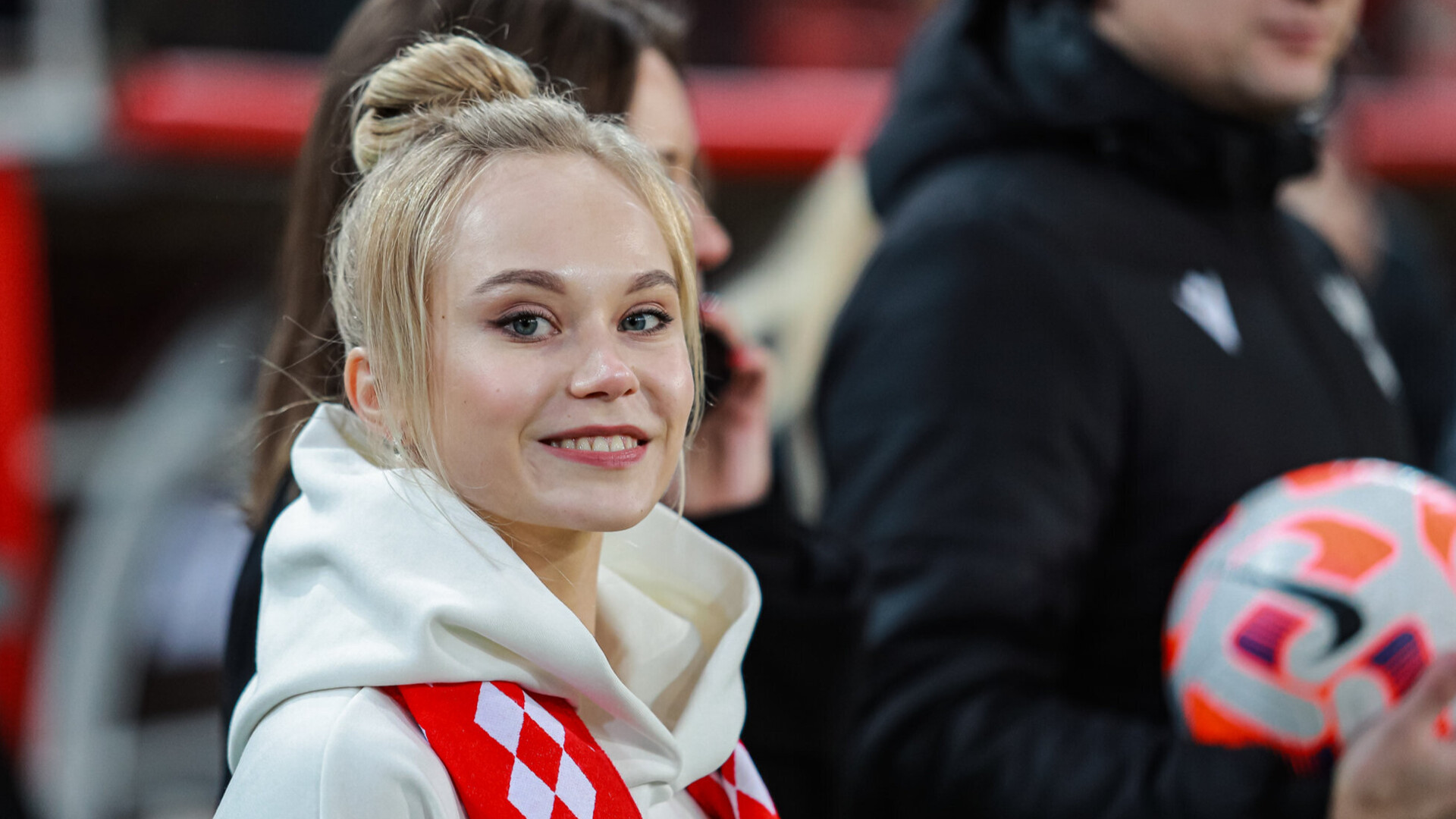 Гимнастка Мельникова сообщила, что по политическим причинам не получила приглашение на финал Бундеслиги Гимнастка Мельникова сообщила, что по политическим причинам не получила приглашение на финал Бундеслиги