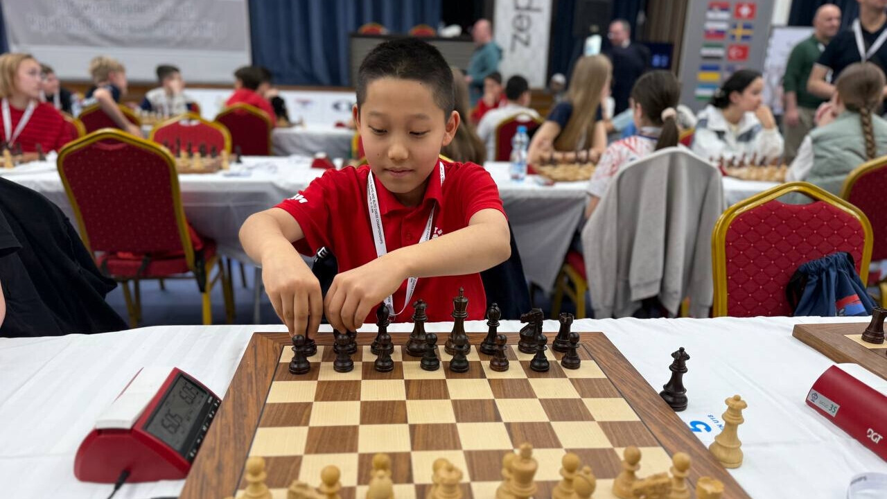 Одиннадцатилетний россиянин Шогджиев стал чемпионом мира по блицу среди шахматистов до 18 лет Одиннадцатилетний россиянин Шогджиев стал чемпионом мира по блицу среди шахматистов до 18 лет