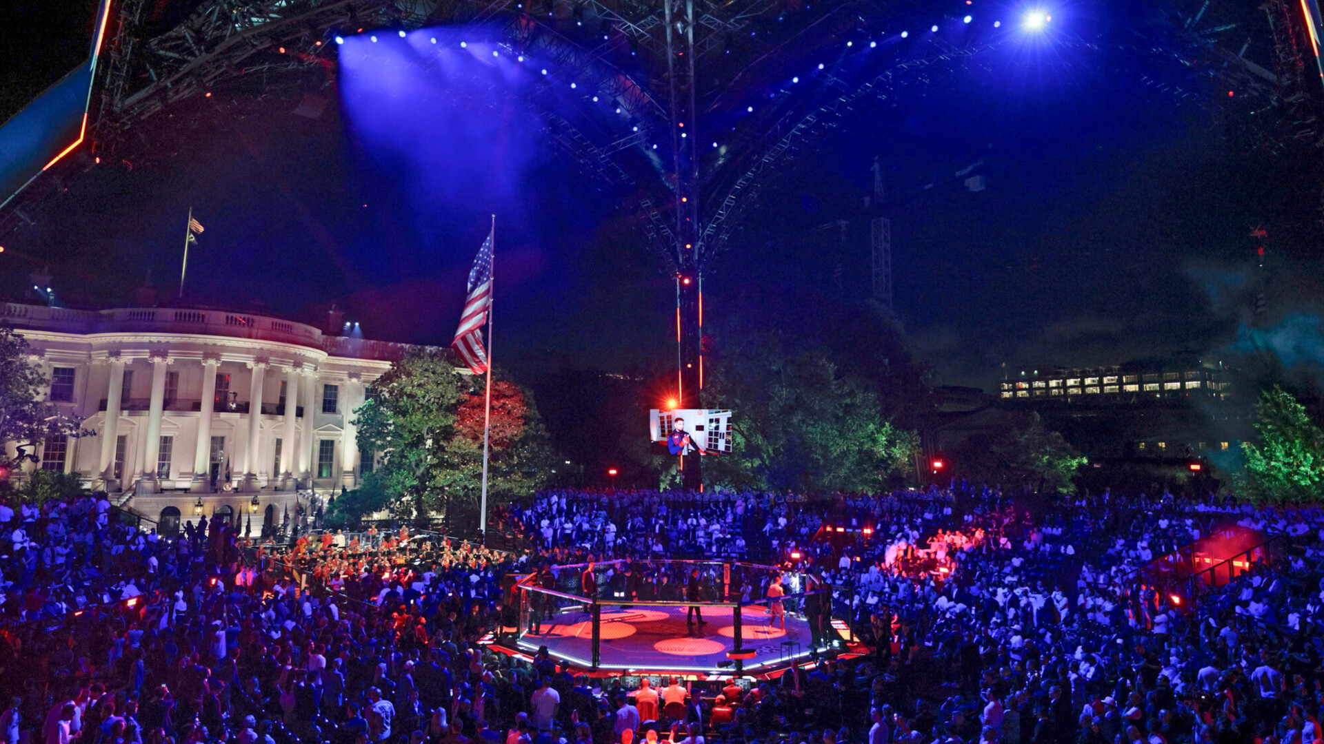 ФБР пресекло потенциальную атаку на турнир UFC в Белом доме ФБР пресекло потенциальную атаку на турнир UFC в Белом доме